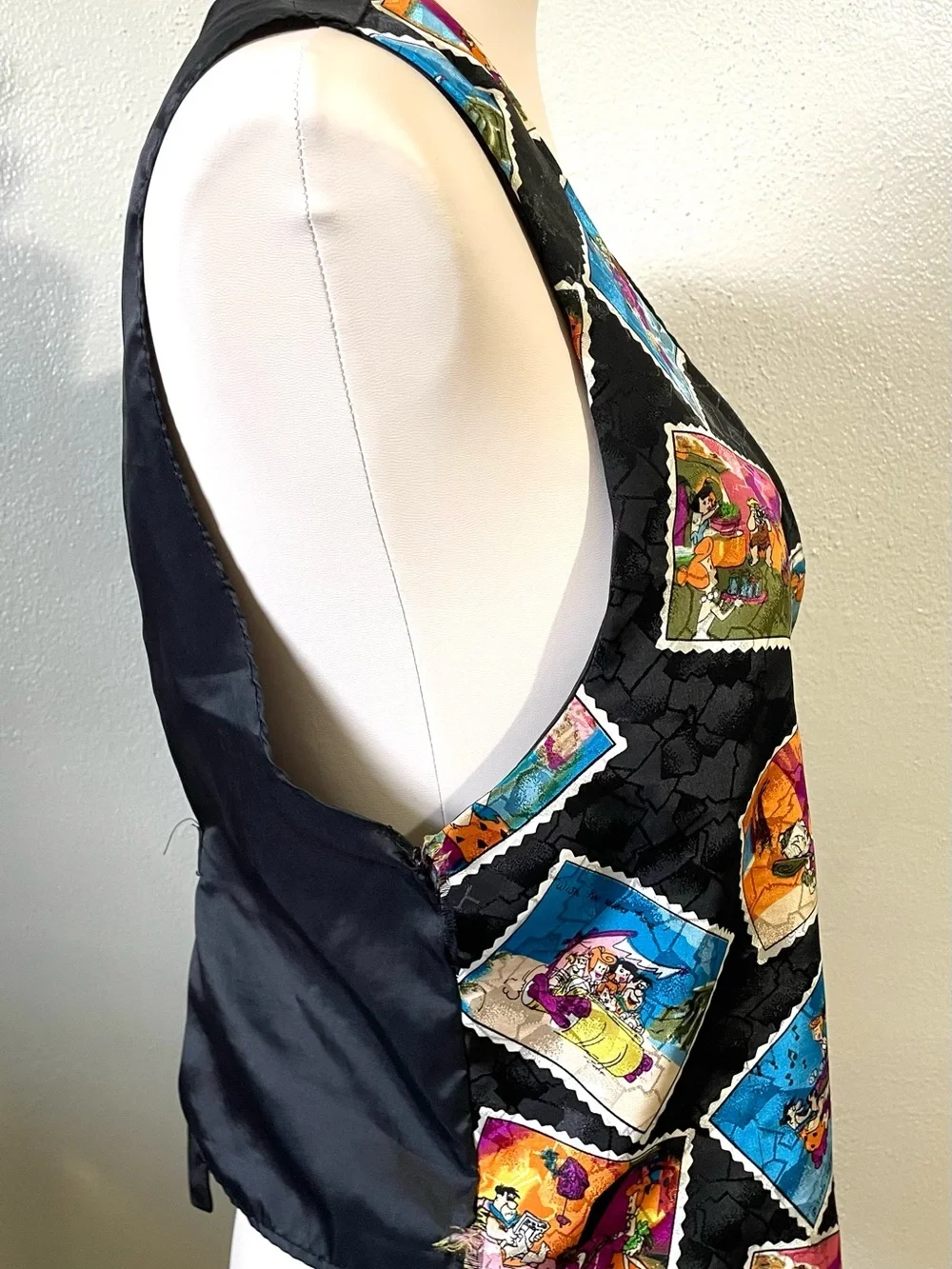 The Flintstones Hanna Barbera Vintage Cartoon Novelty Vest Colorful Retro TV 90s